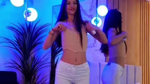 Elly online show from 03-04-26, 08:37