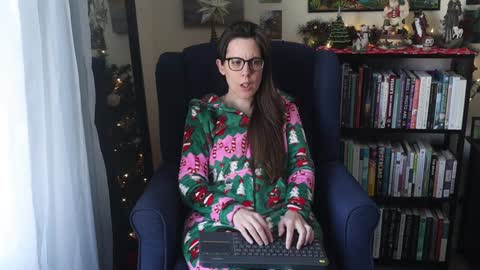 Snapshot of ellynaomi chatting on 12-21-24, 07:16 Elly Naomi online show from 12-21-24, 07:16