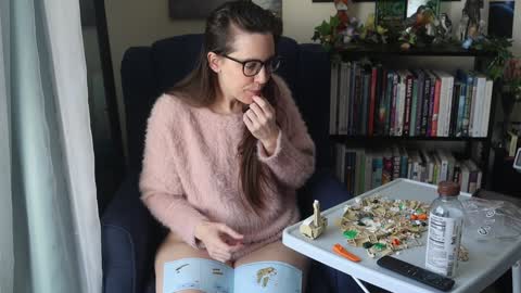 Snapshot of ellynaomi chatting on 01-24-25, 04:17 Elly Naomi online show from 01-24-25, 04:17