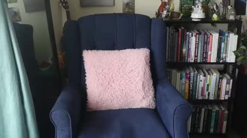 Snapshot of ellynaomi chatting on 02-28-25, 04:10 Elly Naomi online show from 02-28-25, 04:10