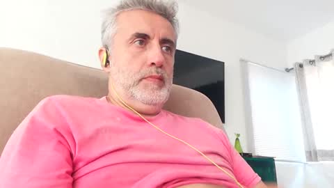 Snapshot of elmejorfvb2 chatting on 01-08-25, 04:22 fer online show from 01-08-25, 04:22