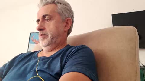 Snapshot of elmejorfvb2 chatting on 02-02-25, 03:49 fer online show from 02-02-25, 03:49