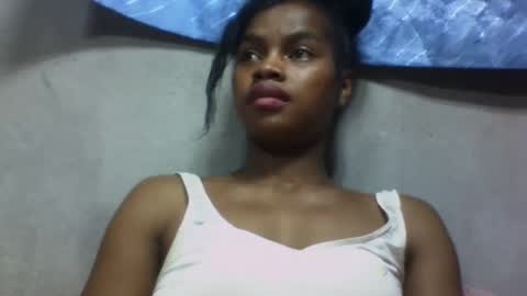 elodie228680 online show from 05-21-26, 07:48