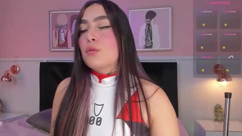 Elodie  online show from 11-06-25, 01:45