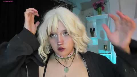 Eloise  . online show from 11-05-25, 04:56