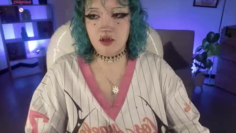 Eloise  . online show from 01-13-26, 04:29