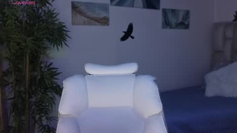 Eloise  . online show from 04-22-26, 08:54