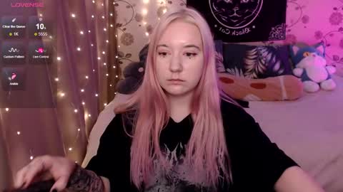 Snapshot of elovinora chatting on 12-01-24, 08:09 Ela give me a thumbs up if you like it  and this is important for the development of the account online show from 12-01-24, 08:09