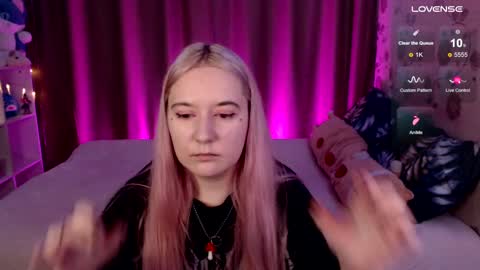 Snapshot of elovinora chatting on 12-16-24, 06:27 Ela give me a thumbs up if you like it  and this is important for the development of the account online show from 12-16-24, 06:27