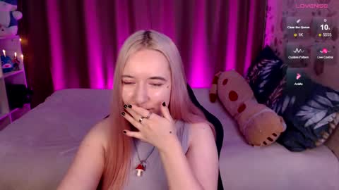 Snapshot of elovinora chatting on 12-18-24, 06:57 Ela give me a thumbs up if you like it  and this is important for the development of the account online show from 12-18-24, 06:57