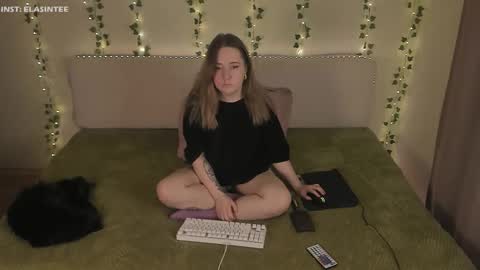 Snapshot of elovinora chatting on 02-02-26, 06:39 Ela give me a thumbs up if you like it and this is important for the development of the account online show from 02-02-26, 06:39