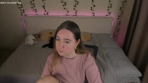 Snapshot of elovinora chatting on 02-27-26, 09:15 Ela give me a thumbs up if you like it and this is important for the development of the account online show from 02-27-26, 09:15