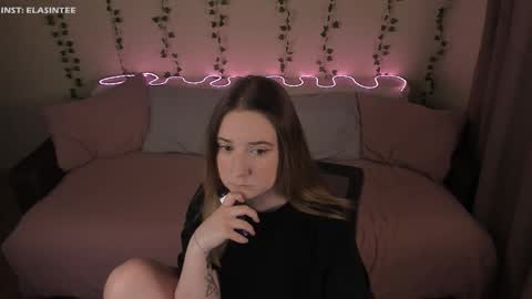 Snapshot of elovinora chatting on 03-21-26, 07:06 Ela give me a thumbs up if you like it and this is important for the development of the account online show from 03-21-26, 07:06