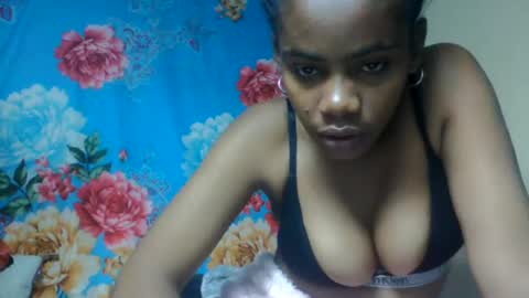 Snapshot of elphinez chatting on 08-01-26, 06:18 elphinez online show from 08-01-26, 06:18
