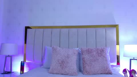 Isabela Martinez online show from 04-21-26, 03:24