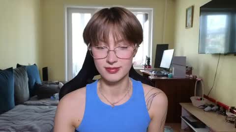 Snapshot of elsaangel chatting on 05-07-26, 07:36 elsaangel online show from 05-07-26, 07:36