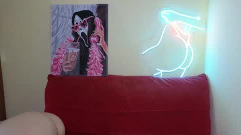 Snapshot of elsaangel chatting on 05-15-26, 10:00 elsaangel online show from 05-15-26, 10:00