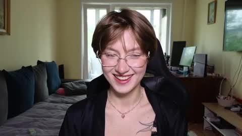 Snapshot of elsaangel chatting on 05-21-26, 04:30 elsaangel online show from 05-21-26, 04:30