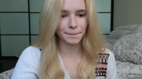 Snapshot of elsafawn chatting on 10-03-25, 10:56 elsa online show from 10-03-25, 10:56