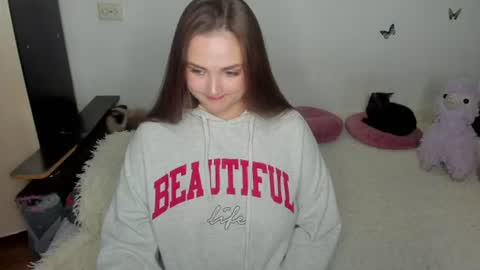 Snapshot of elsamails chatting on 06-25-26, 08:46 Elsa online show from 06-25-26, 08:46