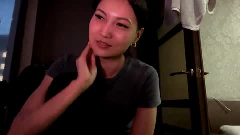 Snapshot of elsedesmond chatting on 04-14-26, 02:12 Mia online show from 04-14-26, 02:12