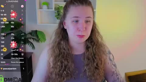 Elsie online show from 04-25-26, 01:19