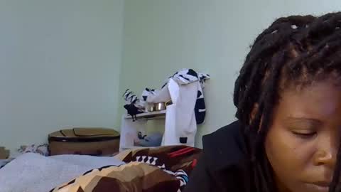 flo online show from 12-18-25, 09:15