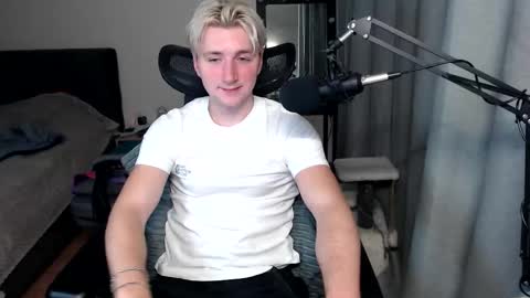 Elvin Vaenight online show from 10-05-25, 11:35