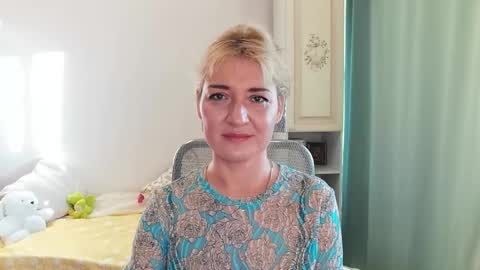 Snapshot of elviraforyou chatting on 12-04-24, 10:35 Elvira online show from 12-04-24, 10:35