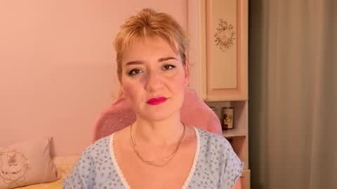 Snapshot of elviraforyou chatting on 11-20-25, 10:59 Elvira online show from 11-20-25, 10:59