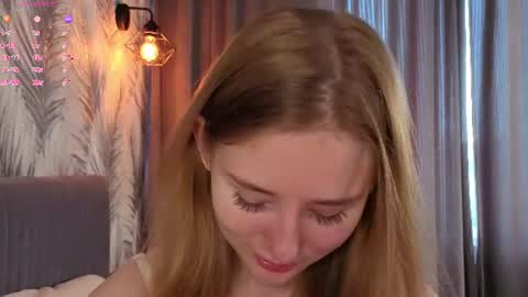 Snapshot of elvyrose chatting on 07-11-26, 04:37 Alex online show from 07-11-26, 04:37