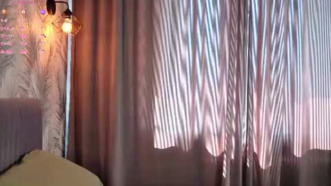 Snapshot of elvyrose chatting on 07-15-26, 07:02 Alex online show from 07-15-26, 07:02