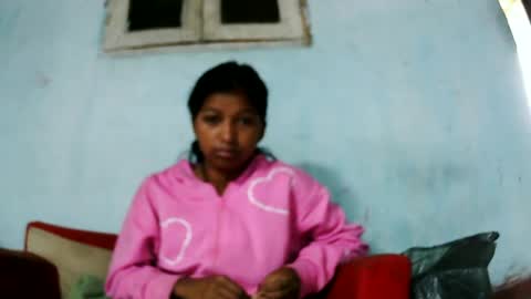 Snapshot of elynah195043 chatting on 06-15-26, 06:04 elynah195043 online show from 06-15-26, 06:04