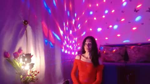 Elisa online show from 07-17-26, 09:08