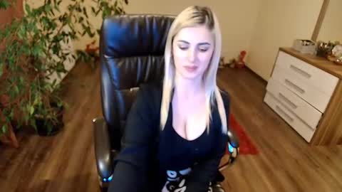 elysia3333 online show from 01-16-26, 01:31