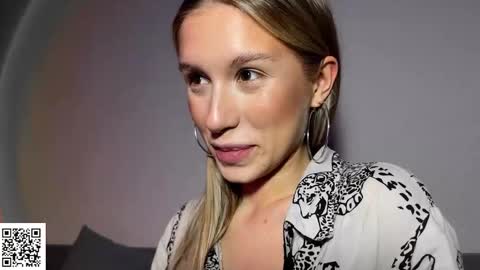 Snapshot of elysia_xo chatting on 10-22-25, 09:36 Elysia online show from 10-22-25, 09:36