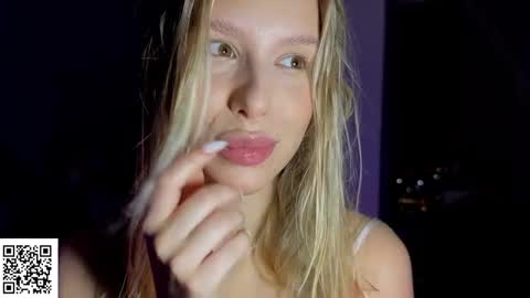Snapshot of elysia_xo chatting on 11-27-25, 03:30 Elysia online show from 11-27-25, 03:30