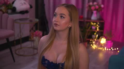 Elyssa online show from 11-18-25, 07:29