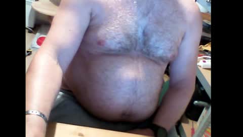 Snapshot of em_77_2 chatting on 06-21-26, 01:35 Em online show from 06-21-26, 01:35
