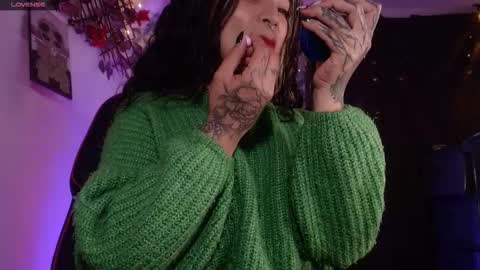 ema_ploxx online show from 11-17-25, 03:34