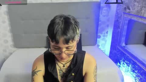 Snapshot of emahills__axelrose chatting on 09-20-25, 02:23 emahills__axelrose online show from 09-20-25, 02:23