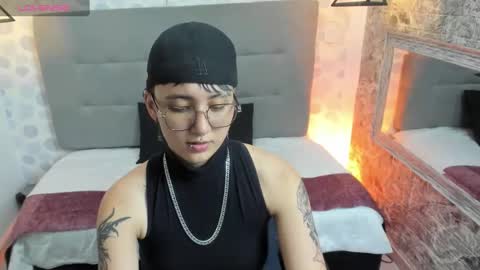 Snapshot of emahills__axelrose chatting on 10-03-25, 03:47 emahills__axelrose online show from 10-03-25, 03:47