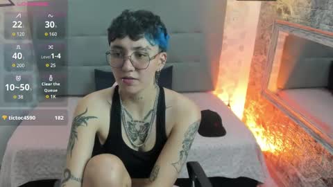 Snapshot of emahills__axelrose chatting on 10-13-25, 03:06 emahills__axelrose online show from 10-13-25, 03:06