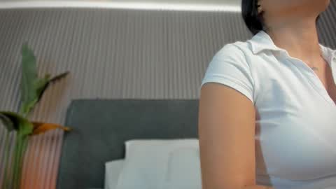 emelie_89 online show from 03-26-26, 11:38