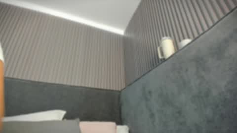 emelie_89 online show from 04-06-26, 11:33