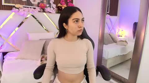 Snapshot of emelie_ch_ chatting on 07-28-26, 07:26 Emily online show from 07-28-26, 07:26