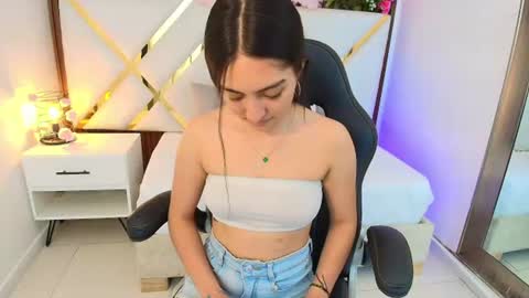 Snapshot of emelie_ch_ chatting on 07-30-26, 08:13 Emily online show from 07-30-26, 08:13
