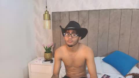 Emely  Antony online show from 12-17-25, 04:35