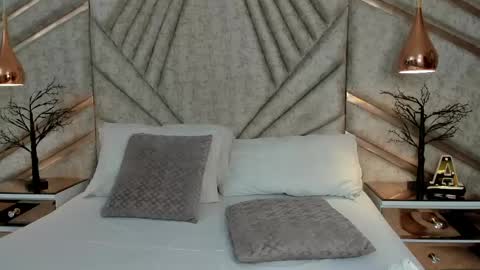 Emely online show from 04-12-26, 03:33