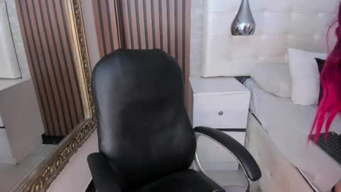 Emely online show from 04-27-26, 08:18